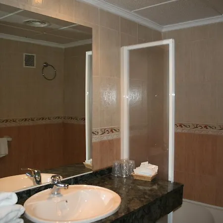 Austria 76 2* Sagunto