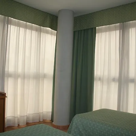 Austria 76 2* Sagunto