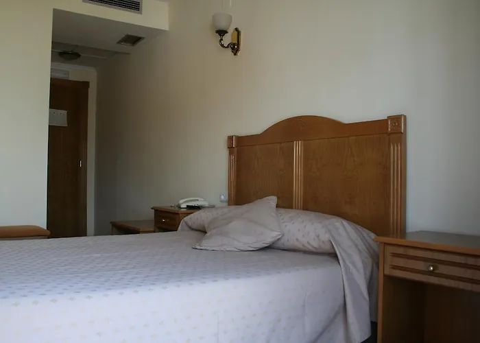 Austria 76 Sagunto